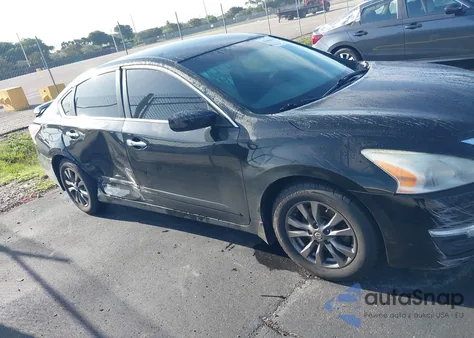 2015 Nissan Altima 2.5 S z USA, uszkodzony, nr VIN 1N4AL3AP3FC464504